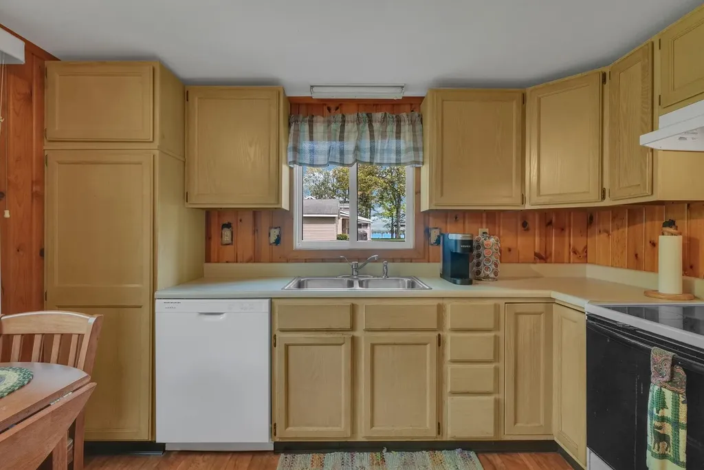 1849 S Goldenrod Lake Township MI 49651