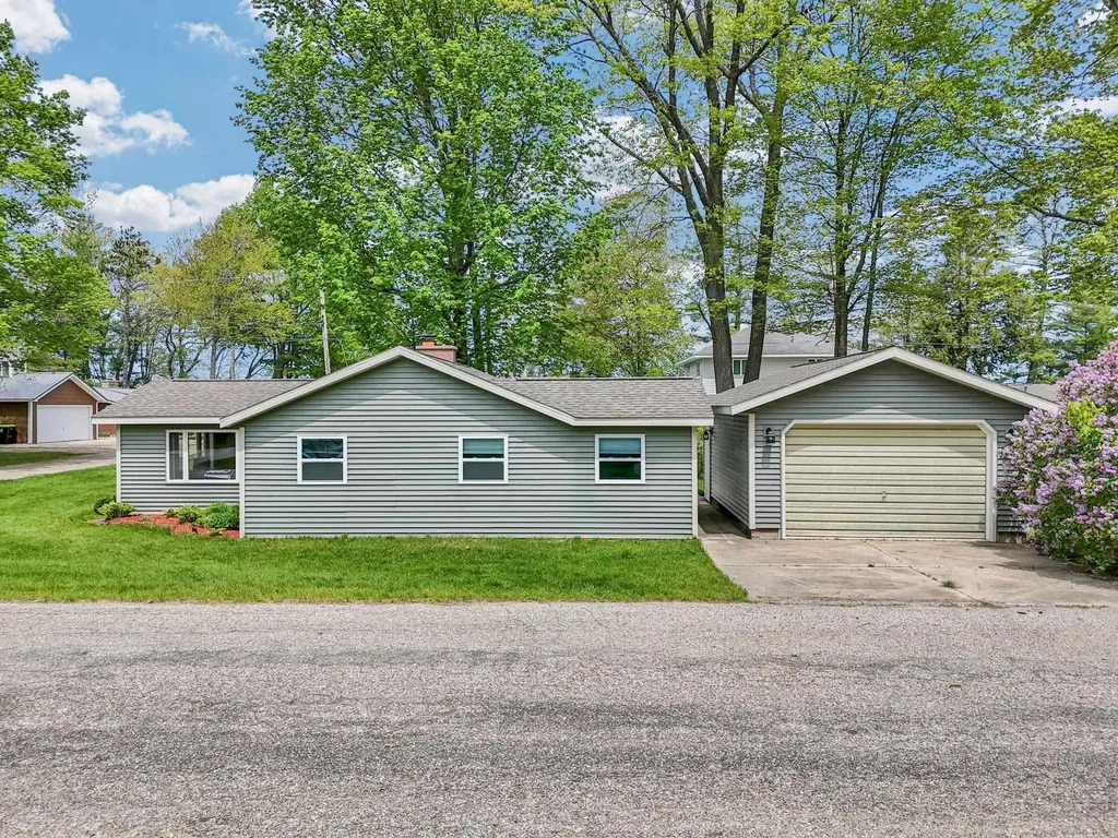 1849 S Goldenrod Lake Township MI 49651