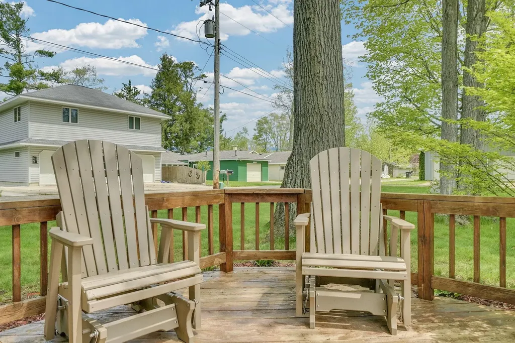 1849 S Goldenrod Lake Township MI 49651