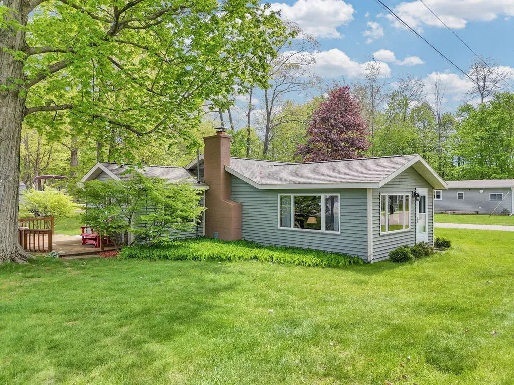 1849 S Goldenrod Lake Township MI 49651