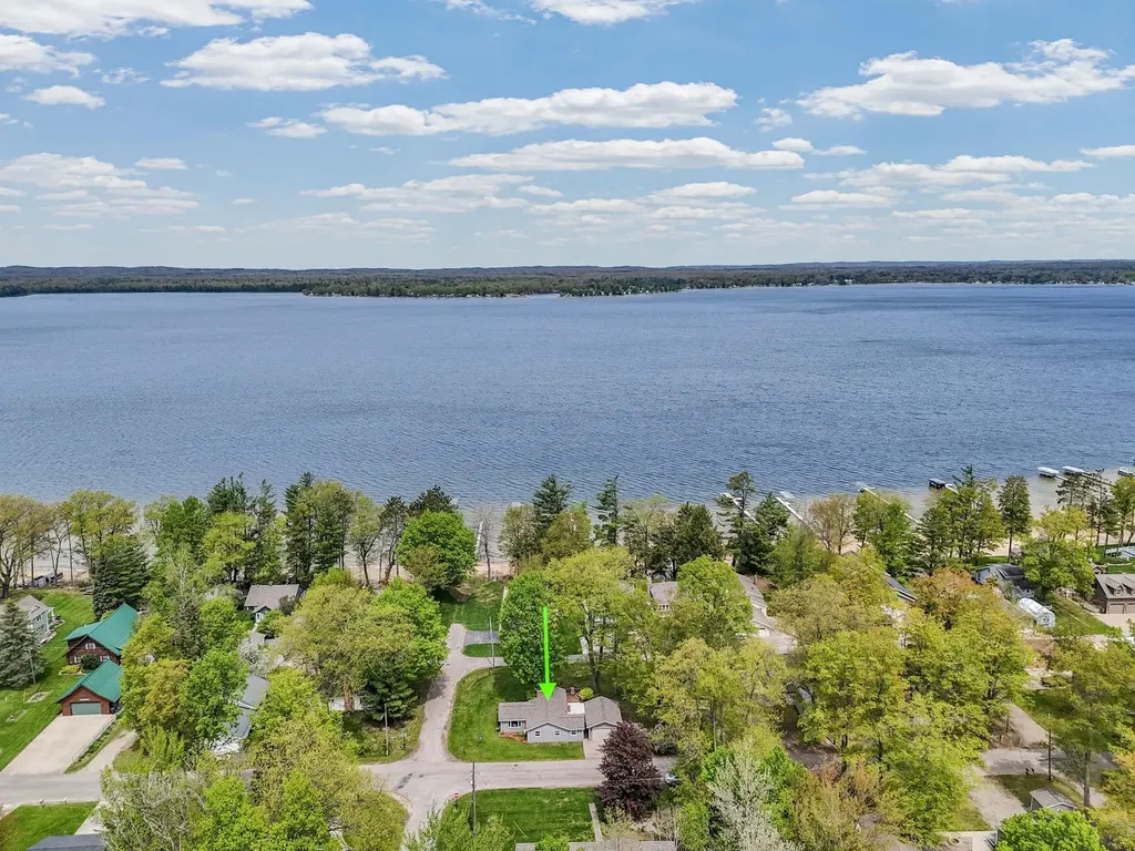 1849 S Goldenrod Lake Township MI 49651