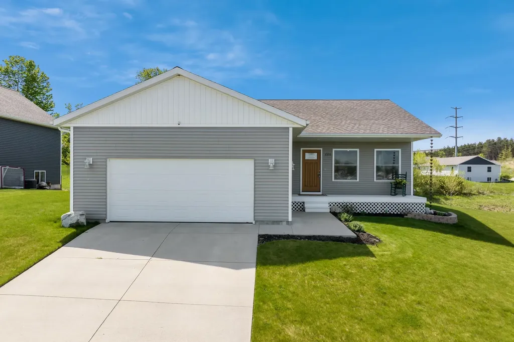 1335 Umber Drive Garfield Charter Township MI 49696
