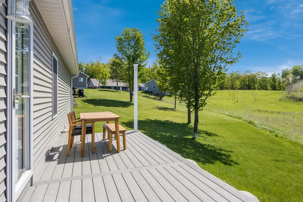 1335 Umber Drive Garfield Charter Township MI 49696