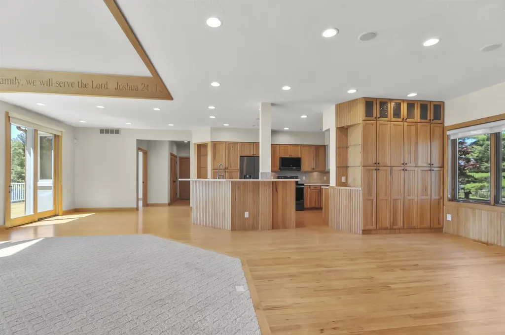8885 W Isle Drive Elk Township MI 49644