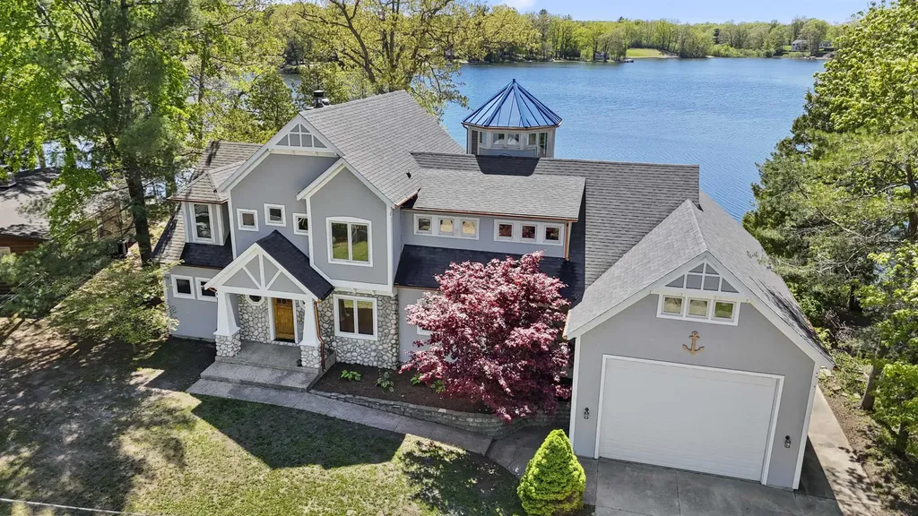 8885 W Isle Drive Elk Township MI 49644