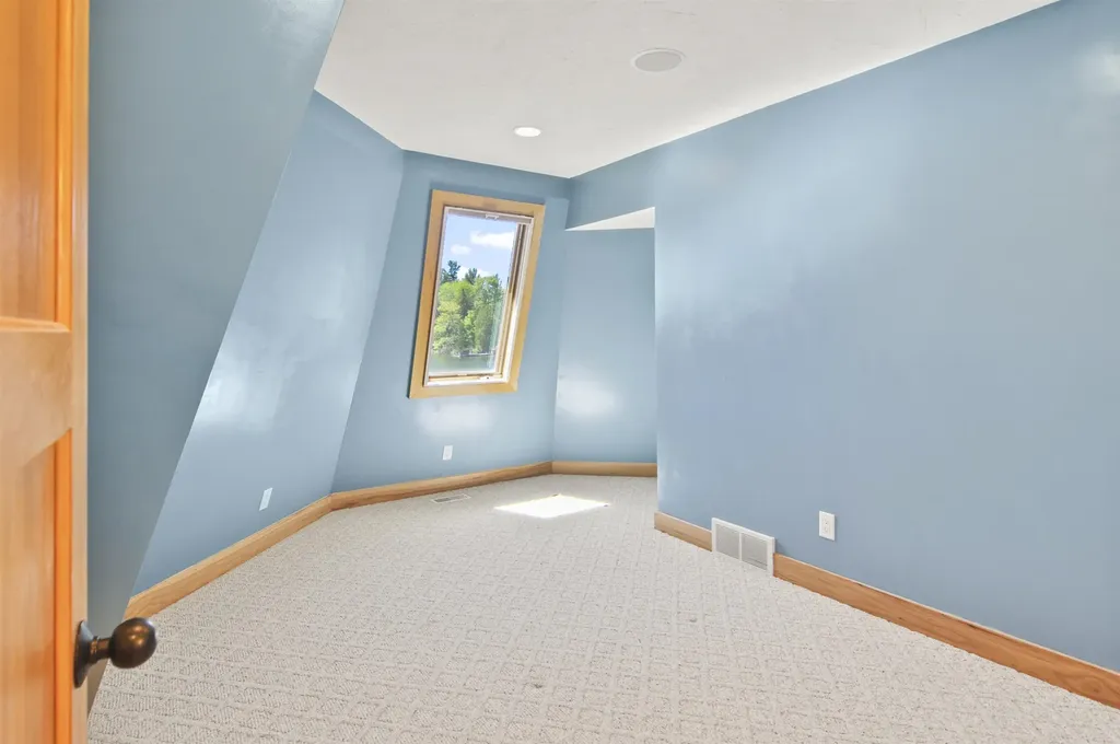 8885 W Isle Drive Elk Township MI 49644