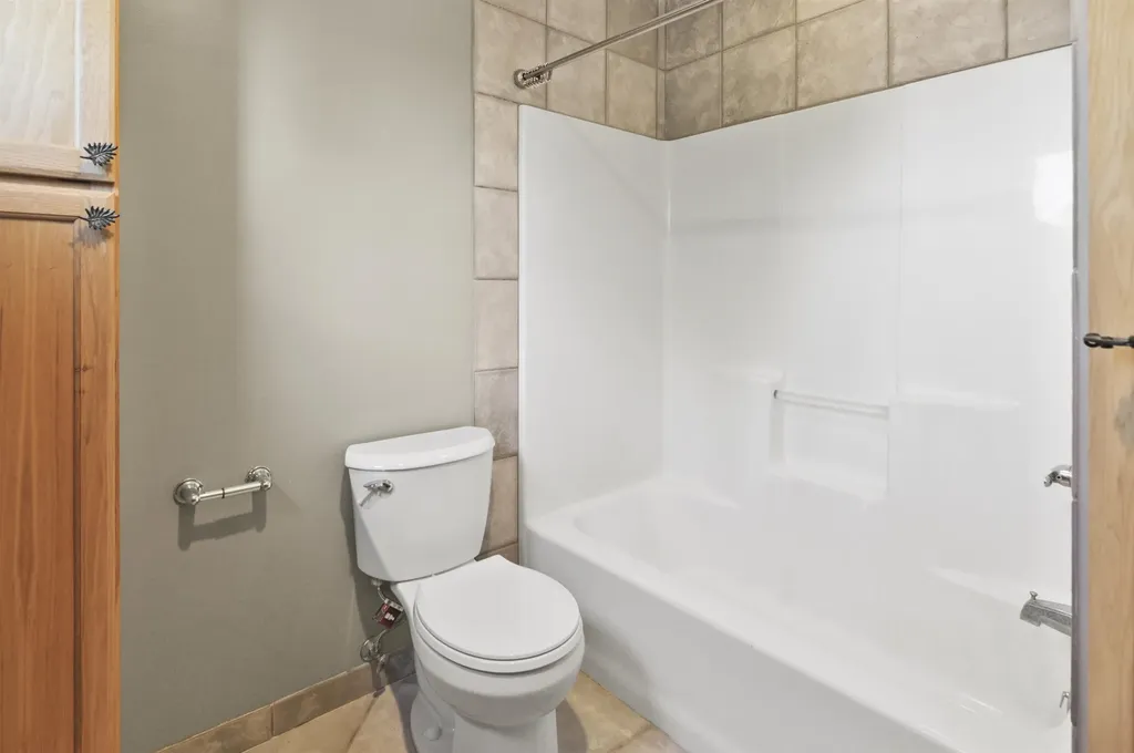 8885 W Isle Drive Elk Township MI 49644