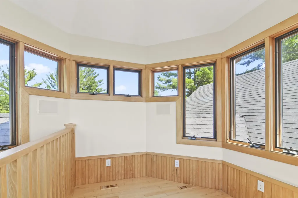8885 W Isle Drive Elk Township MI 49644