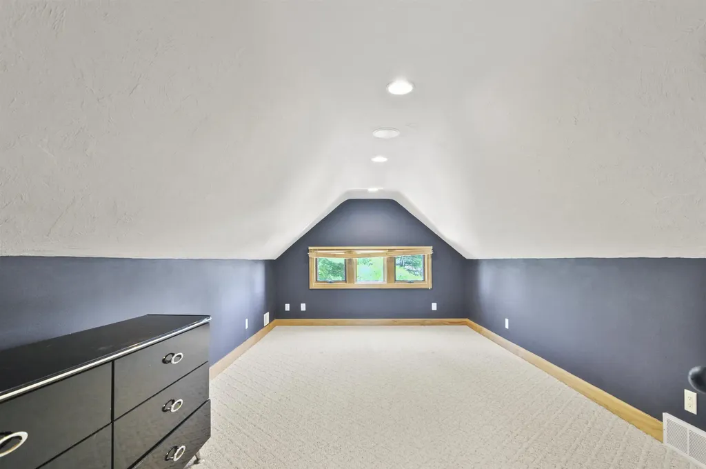 8885 W Isle Drive Elk Township MI 49644