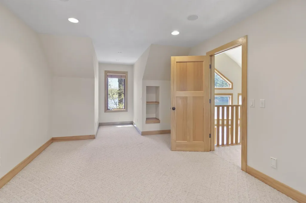 8885 W Isle Drive Elk Township MI 49644