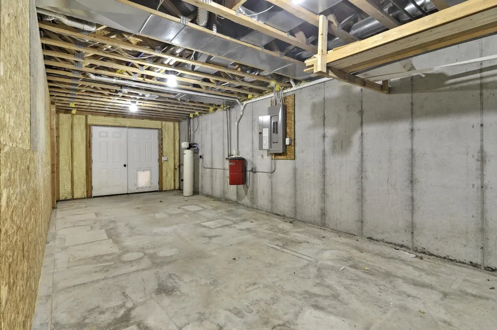 8885 W Isle Drive Elk Township MI 49644
