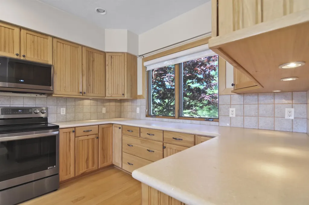 8885 W Isle Drive Elk Township MI 49644
