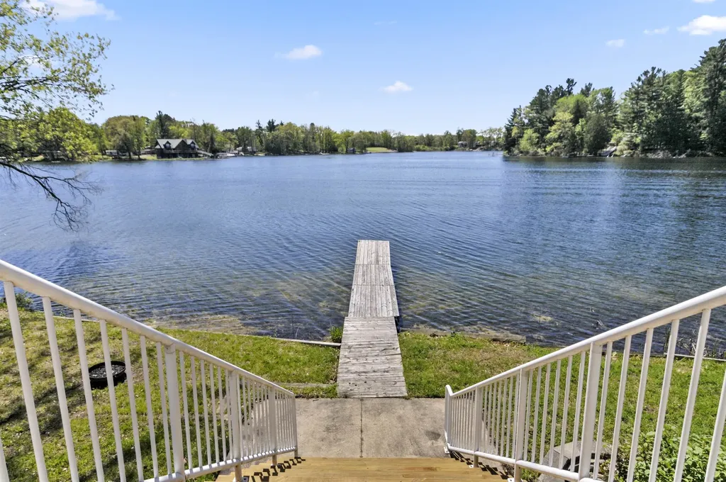 8885 W Isle Drive Elk Township MI 49644
