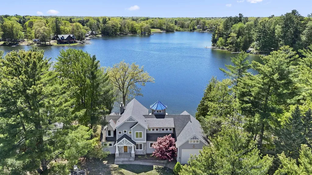 8885 W Isle Drive Elk Township MI 49644