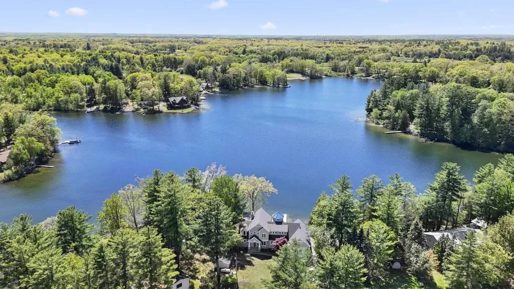 8885 W Isle Drive Elk Township MI 49644