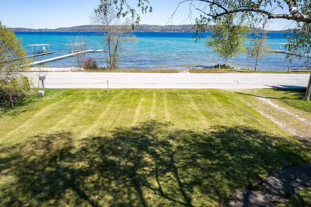 1515 South Shore East Crystal Lake Township MI 49635