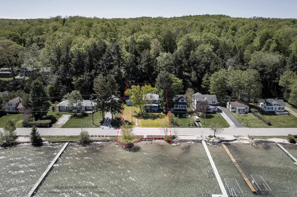 1515 South Shore East Crystal Lake Township MI 49635