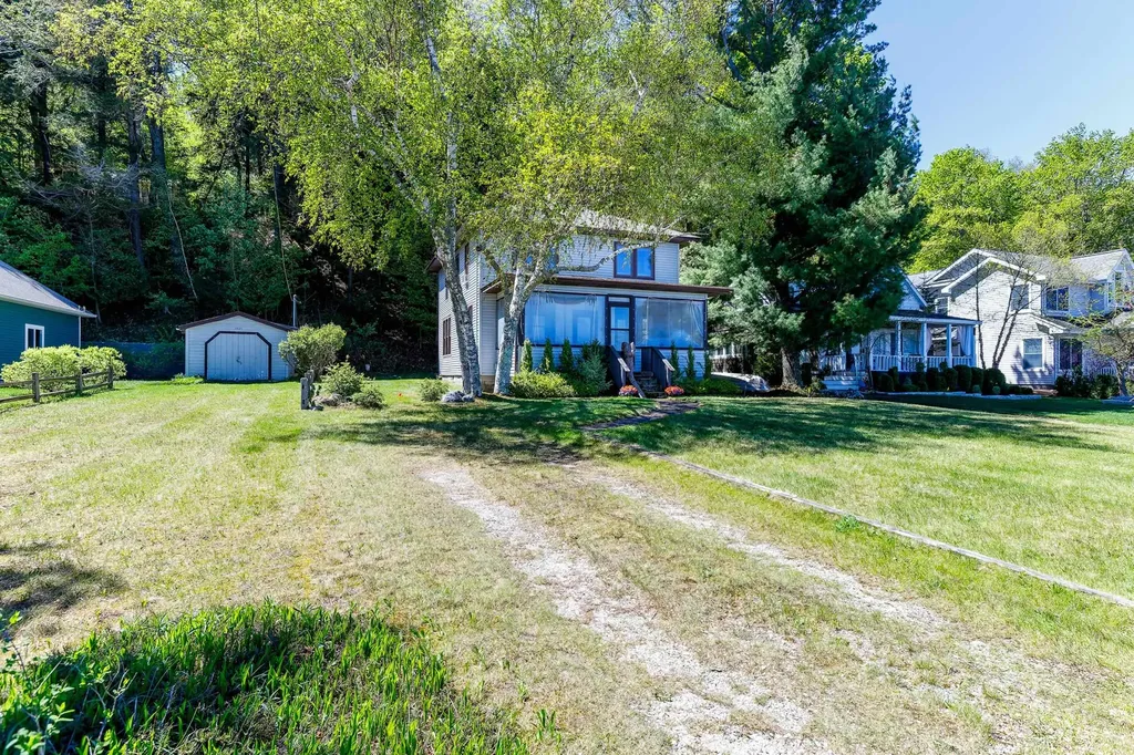 1515 South Shore East Crystal Lake Township MI 49635