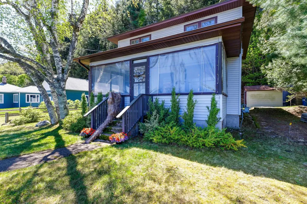 1515 South Shore East Crystal Lake Township MI 49635