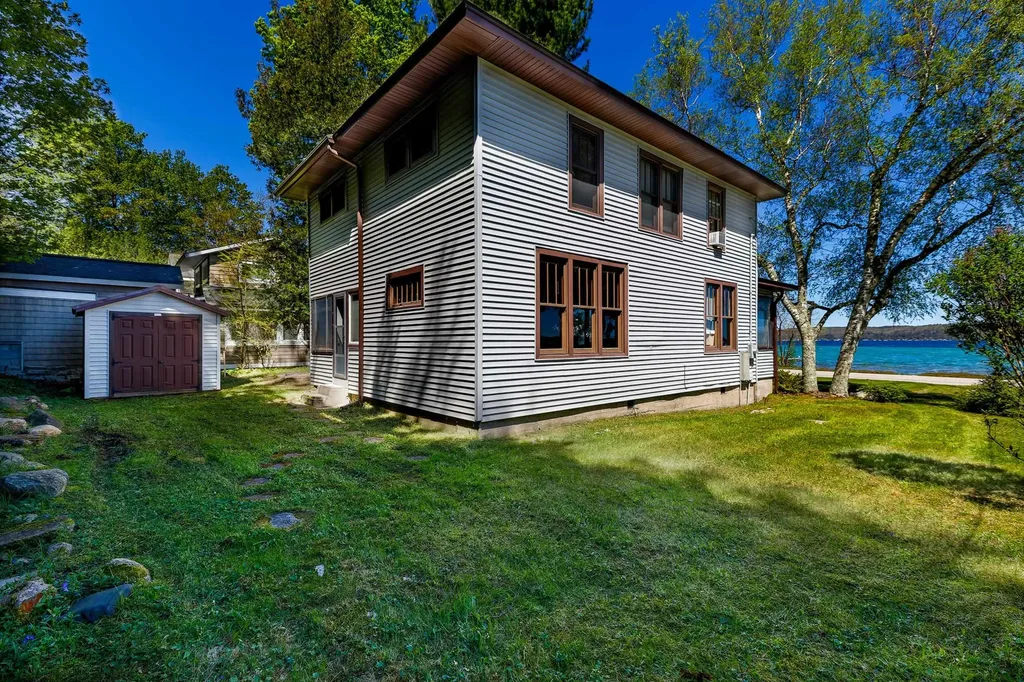 1515 South Shore East Crystal Lake Township MI 49635