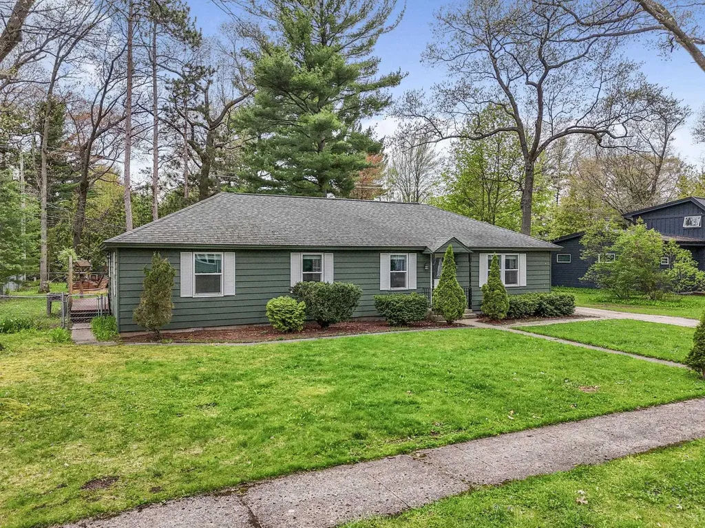 522 Cromwell Drive Traverse City City MI 49686