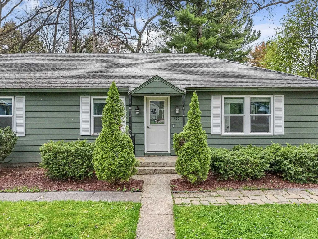 522 Cromwell Drive Traverse City City MI 49686