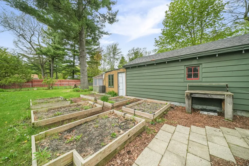 522 Cromwell Drive Traverse City City MI 49686
