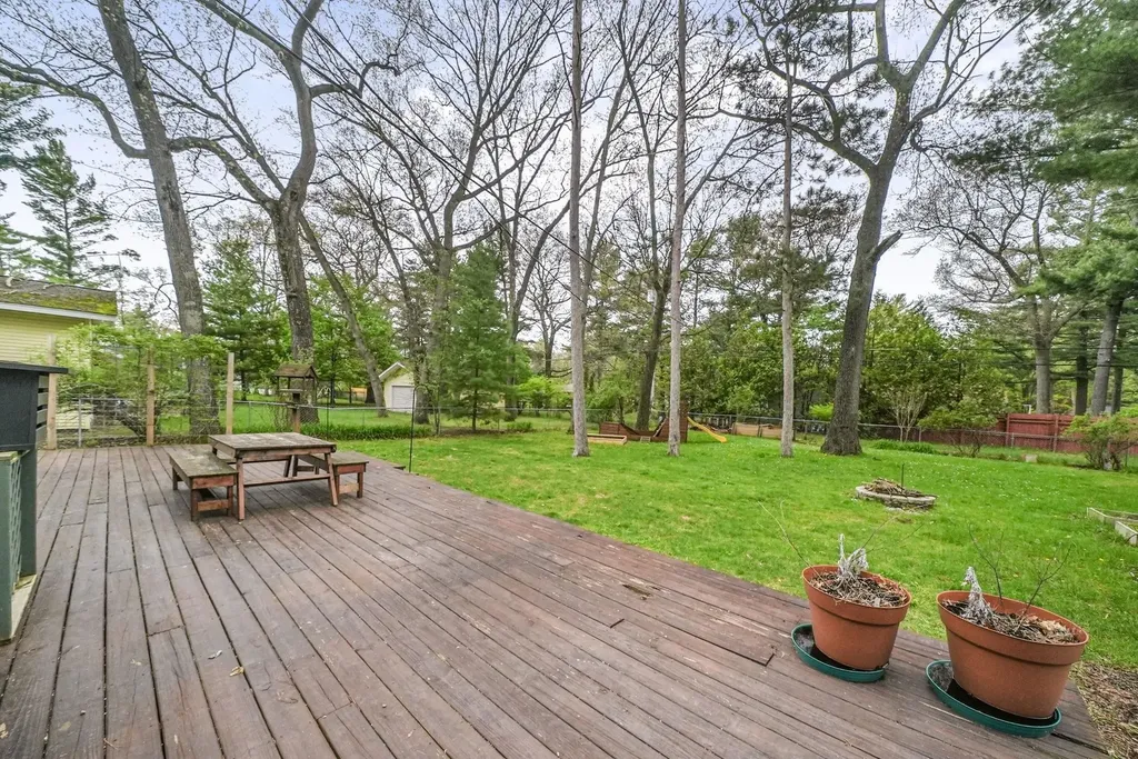 522 Cromwell Drive Traverse City City MI 49686