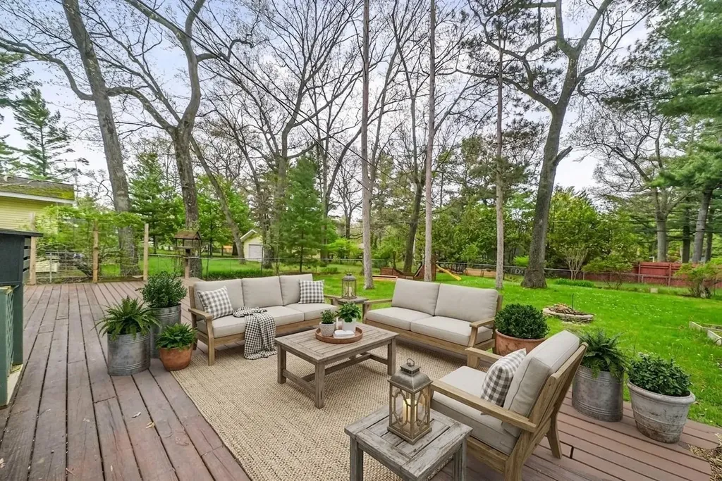 522 Cromwell Drive Traverse City City MI 49686