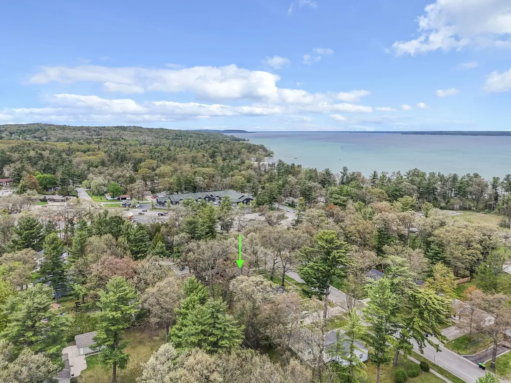 522 Cromwell Drive Traverse City City MI 49686