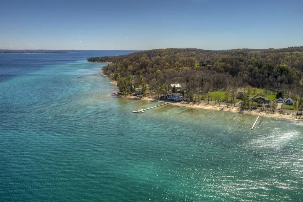 12535 Bluff Road Peninsula Township MI 49686