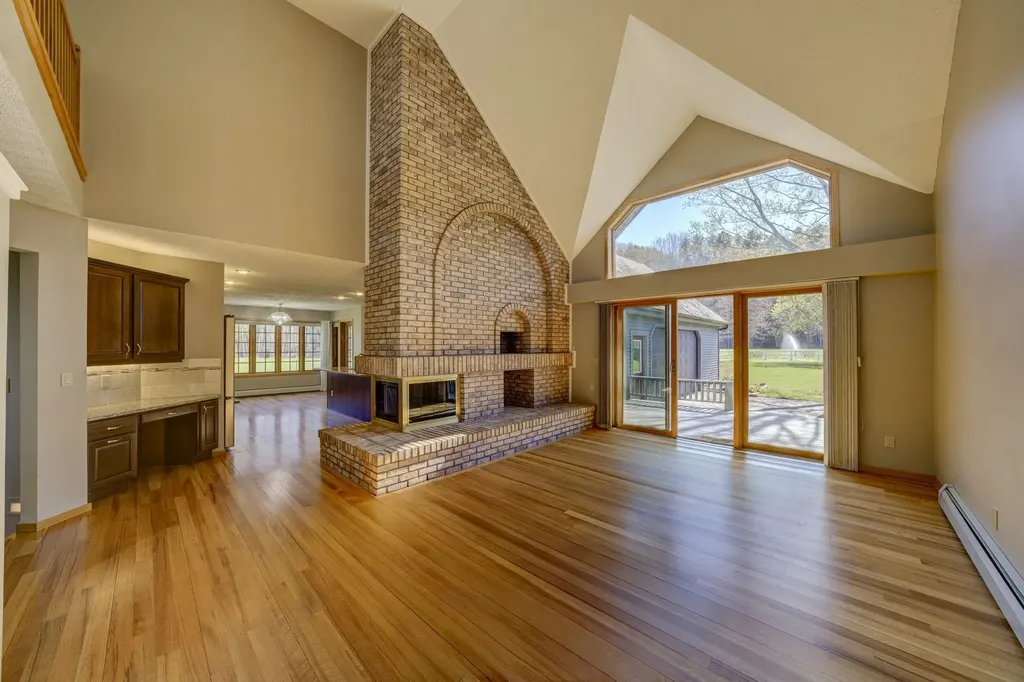 12535 Bluff Road Peninsula Township MI 49686