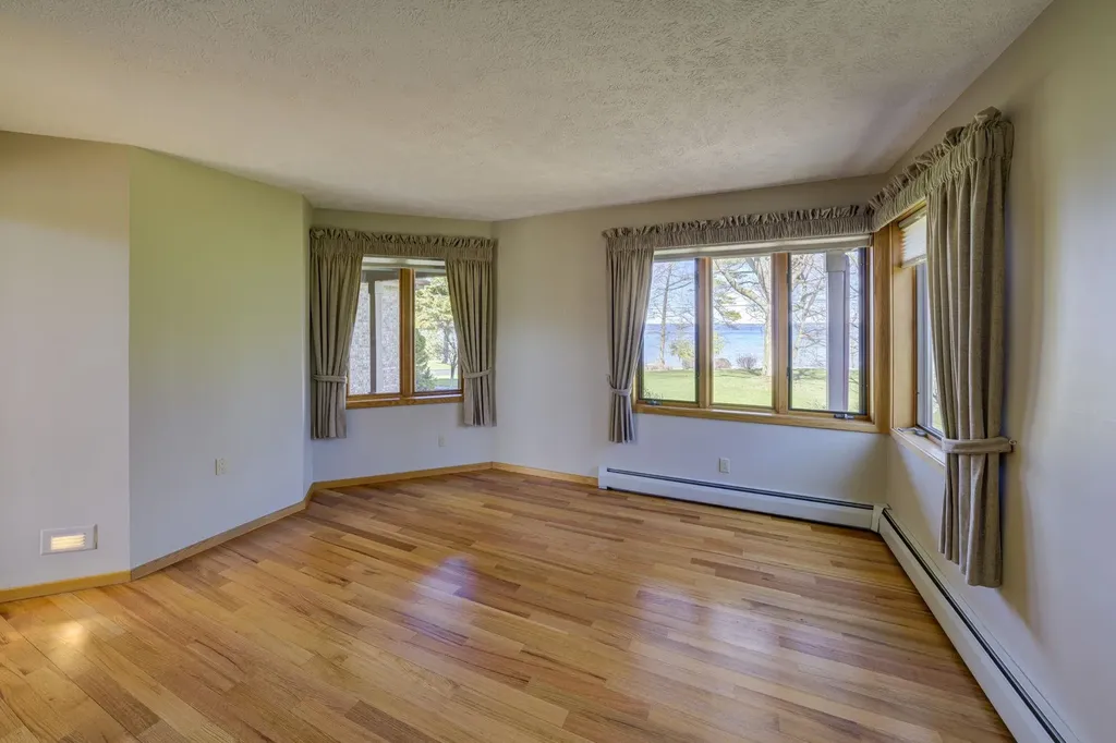 12535 Bluff Road Peninsula Township MI 49686