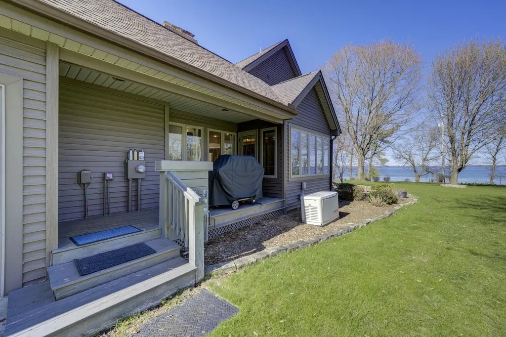 12535 Bluff Road Peninsula Township MI 49686