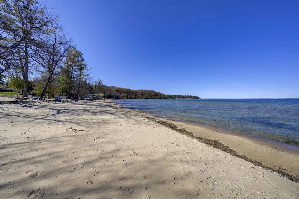 12535 Bluff Road Peninsula Township MI 49686