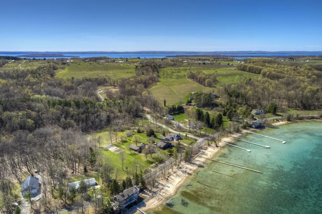 12535 Bluff Road Peninsula Township MI 49686