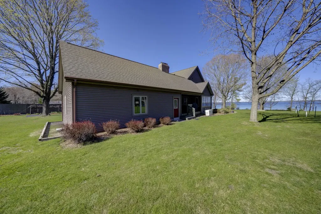 12535 Bluff Road Peninsula Township MI 49686