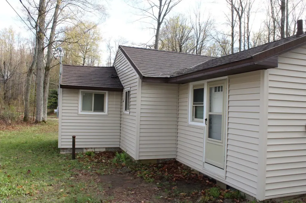 7939 NE Beechnut Street Coldsprings Township MI 49646