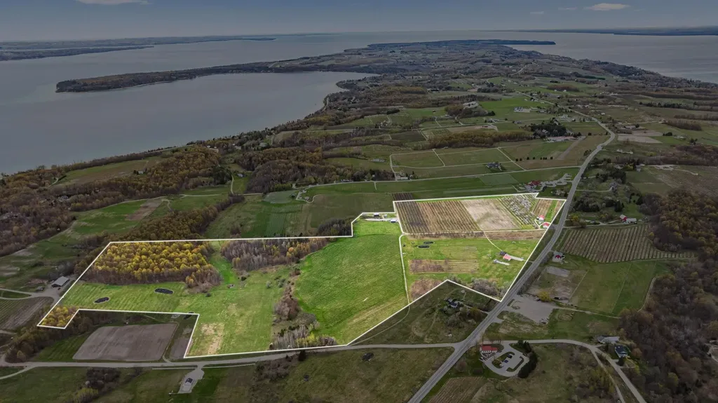 11751 Center Road Peninsula Township MI 49686