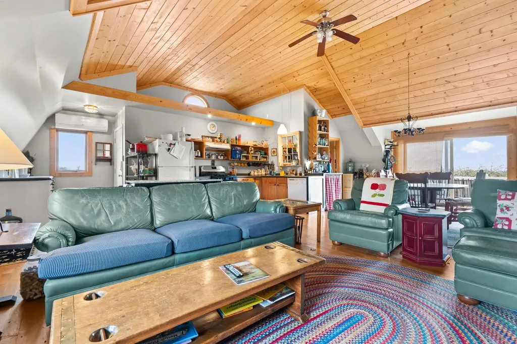11751 Center Road Peninsula Township MI 49686