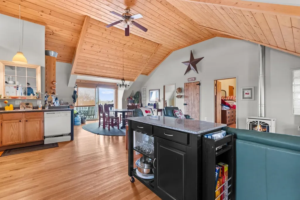 11751 Center Road Peninsula Township MI 49686