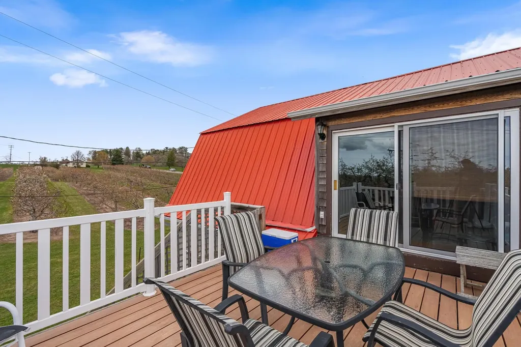 11751 Center Road Peninsula Township MI 49686