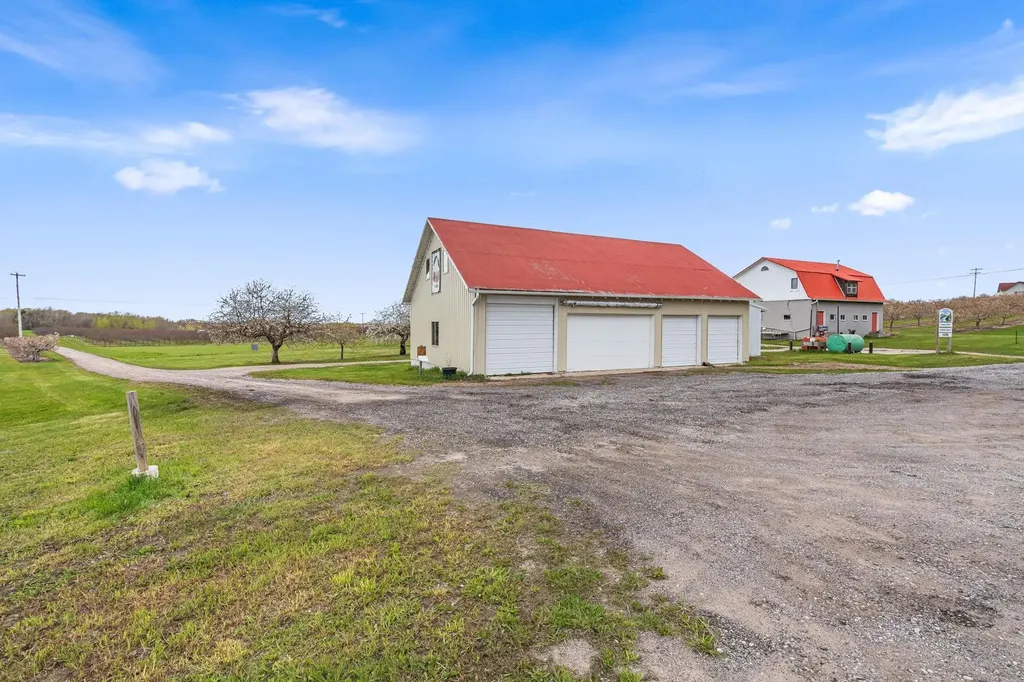11751 Center Road Peninsula Township MI 49686