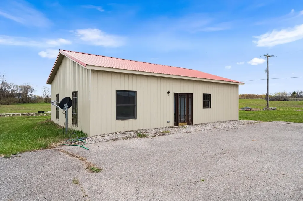 11751 Center Road Peninsula Township MI 49686