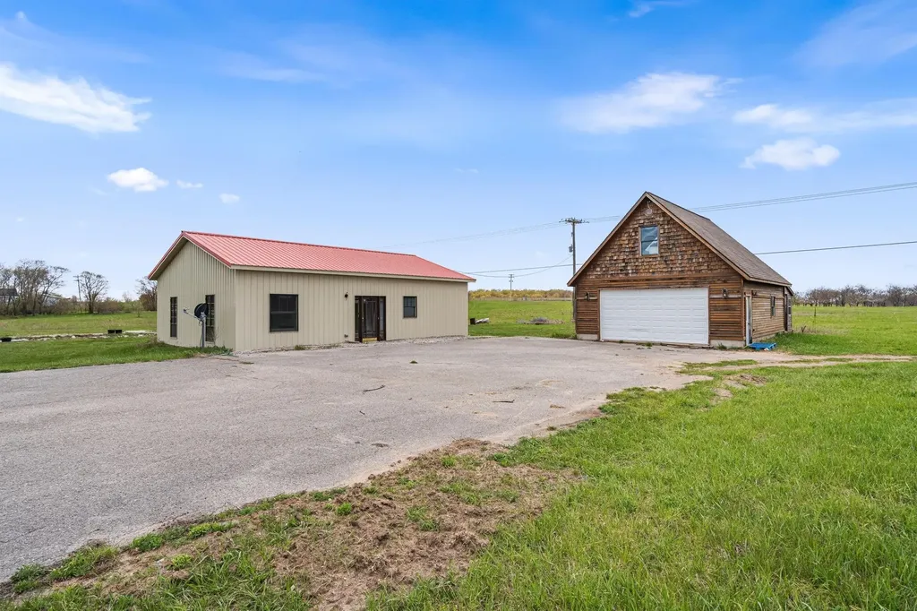 11751 Center Road Peninsula Township MI 49686