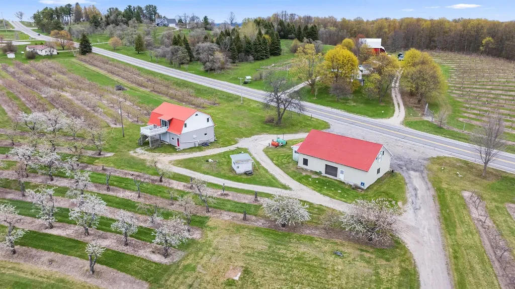 11751 Center Road Peninsula Township MI 49686