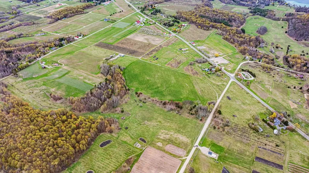 11751 Center Road Peninsula Township MI 49686