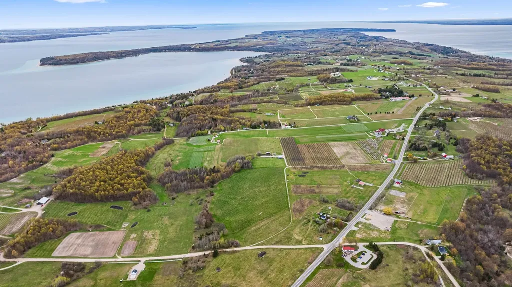 11751 Center Road Peninsula Township MI 49686