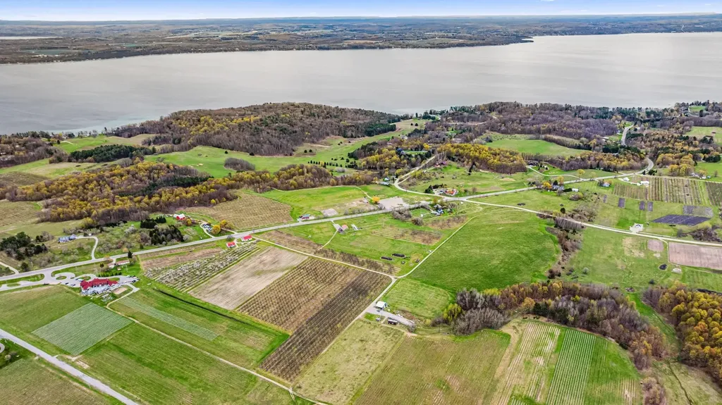 11751 Center Road Peninsula Township MI 49686