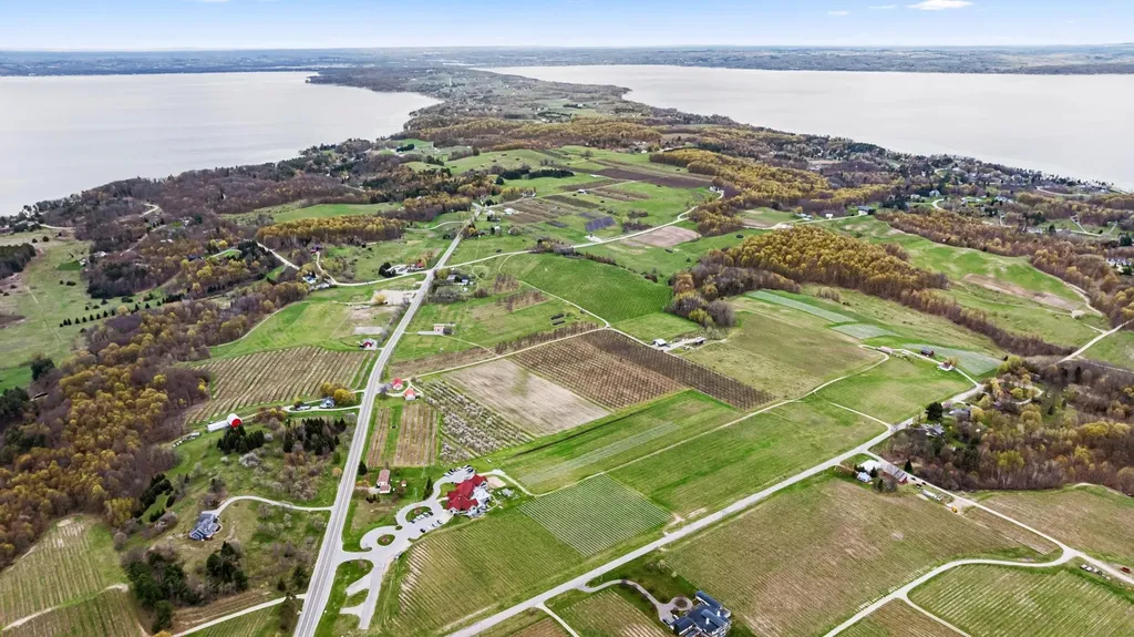 11751 Center Road Peninsula Township MI 49686